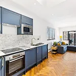 3 Bedroom Flat With Sea View And Roof Terrace