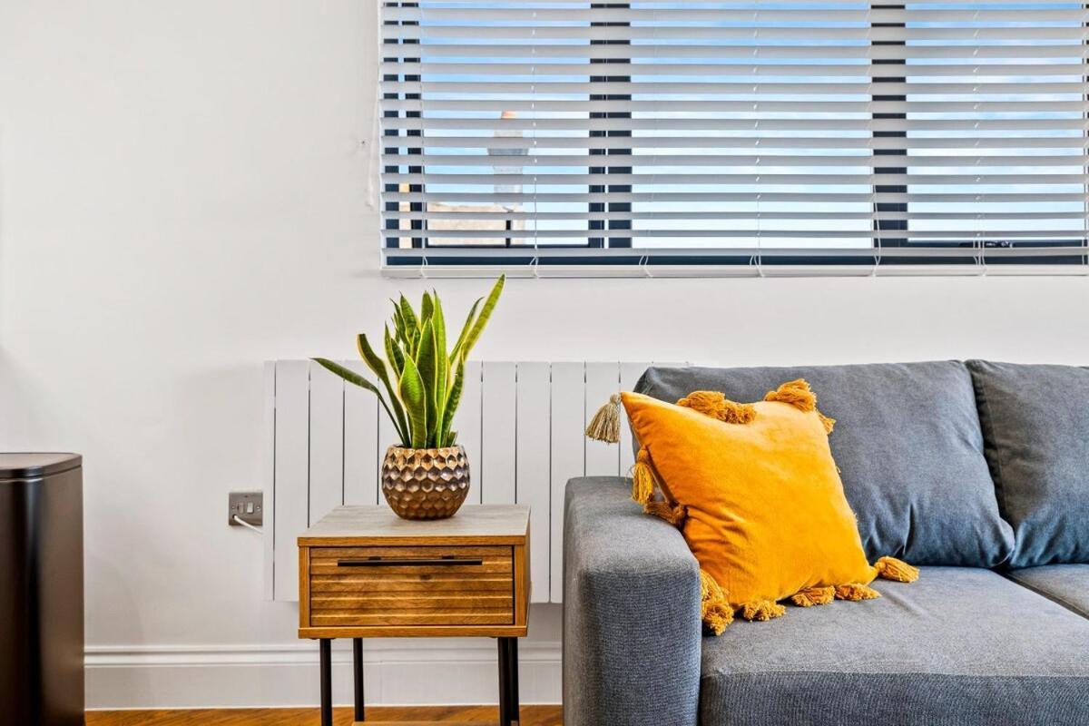 3 Bedroom Flat With Sea View And Roof Terrace * Brighton