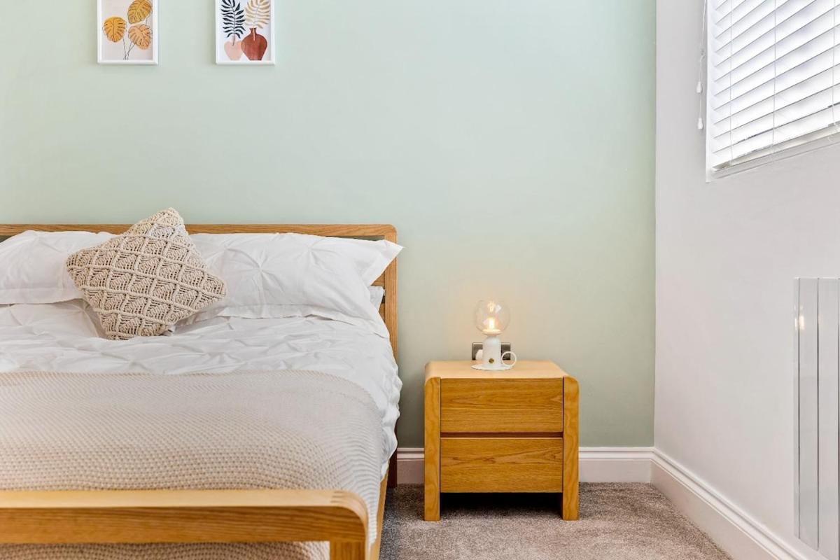 3 Bedroom Flat With Sea View And Roof Terrace * Brighton