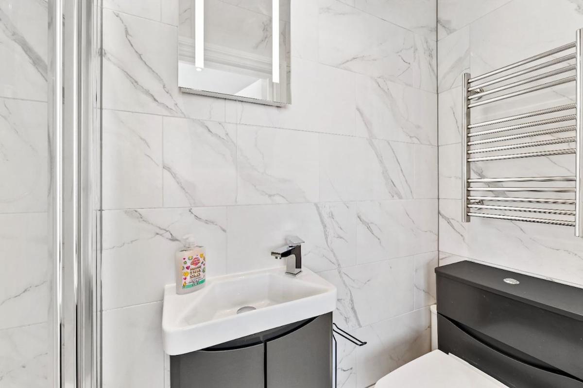 3 Bedroom Flat With Sea View And Roof Terrace * Brighton