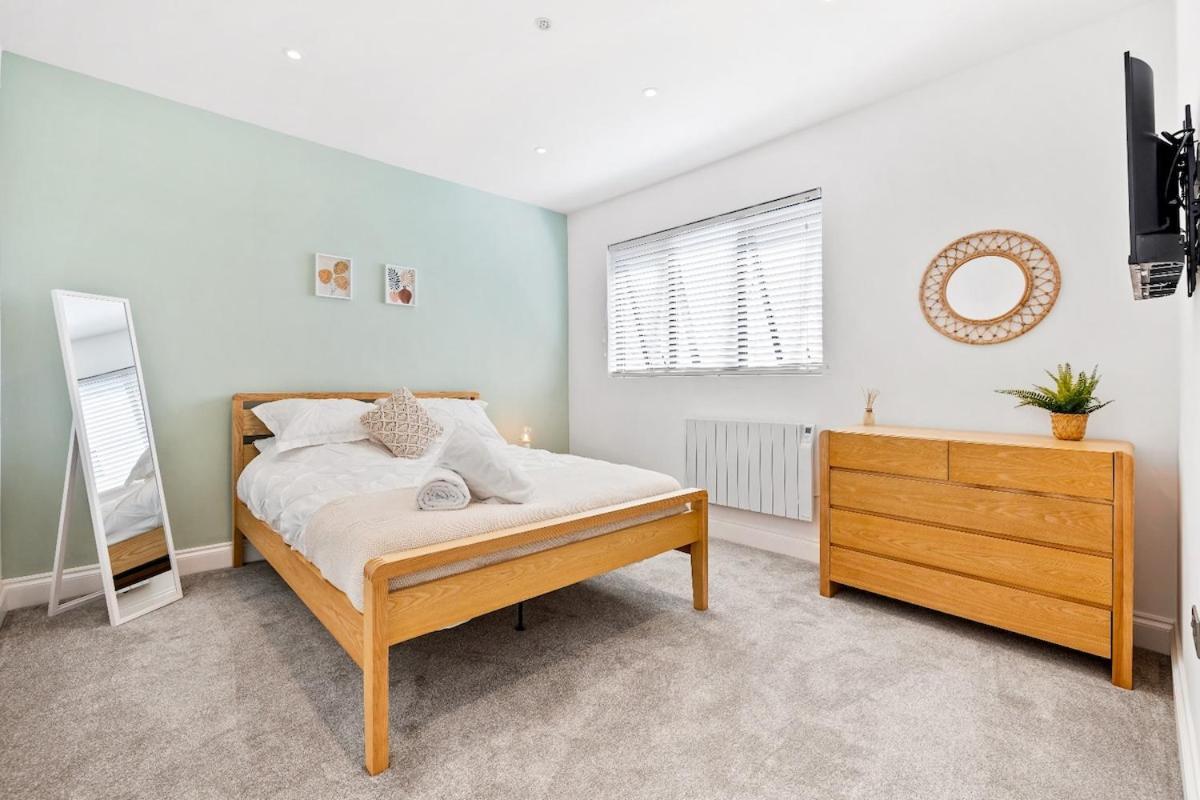 3 Bedroom Flat With Sea View And Roof Terrace Apartment *